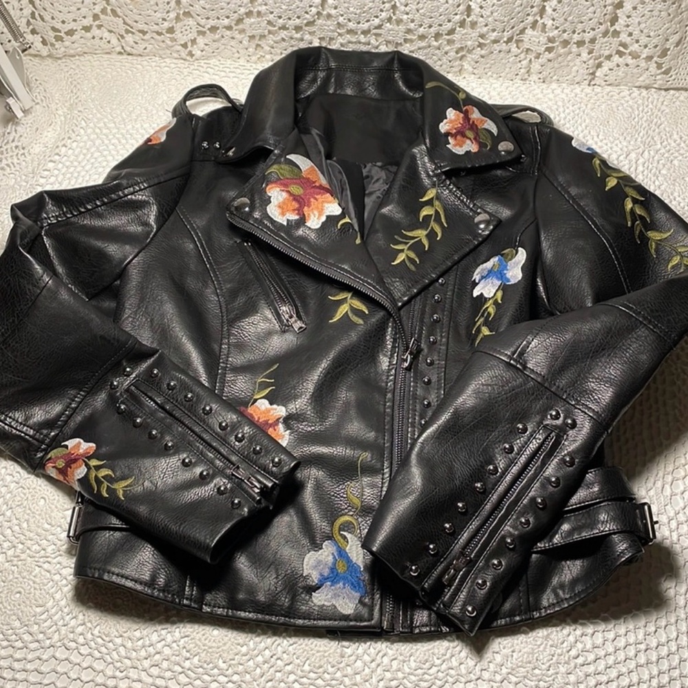 Floral Embroidered Black FAUX Leather Jacket - size Medium
